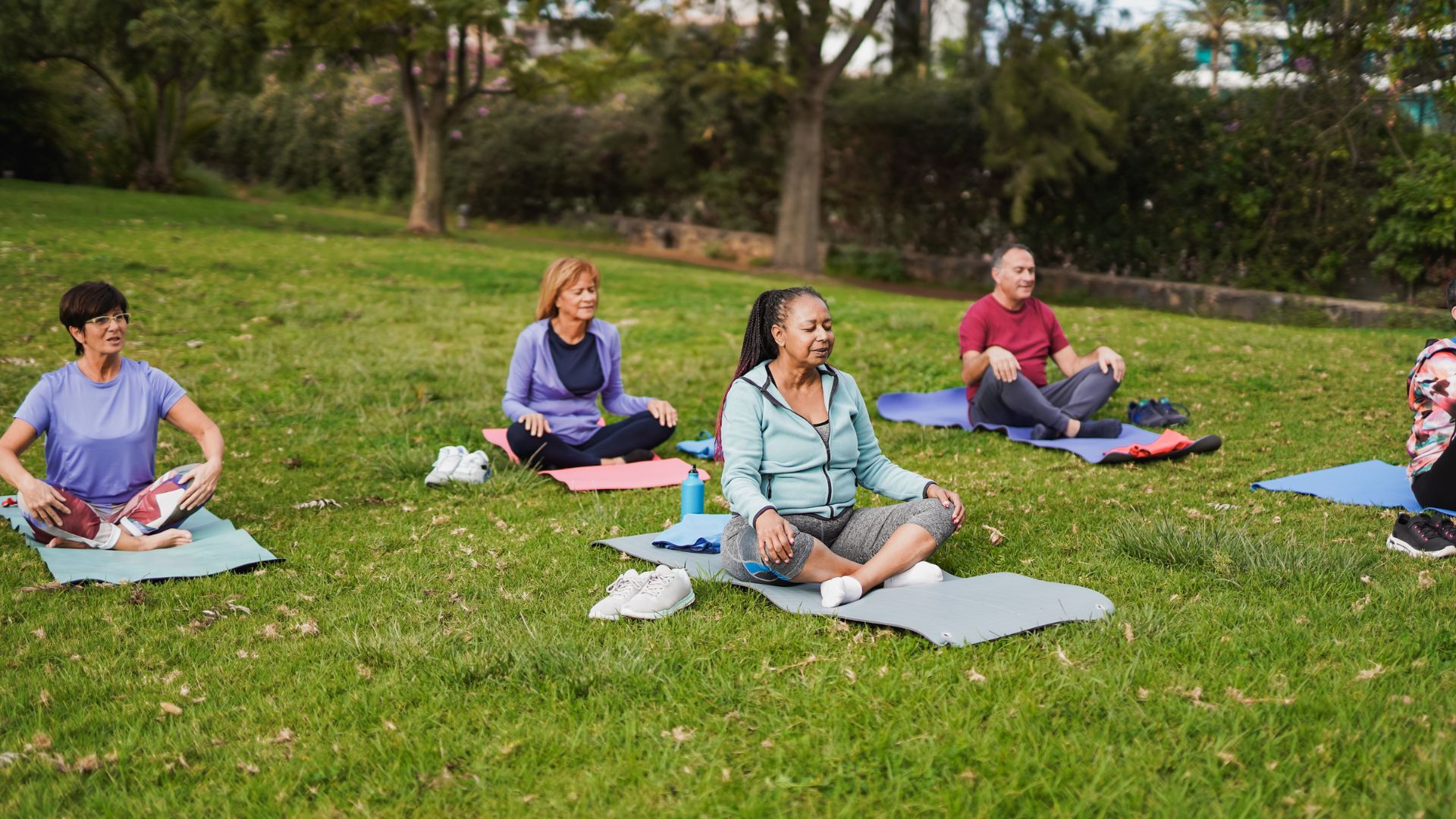 salud mental meditacion parque