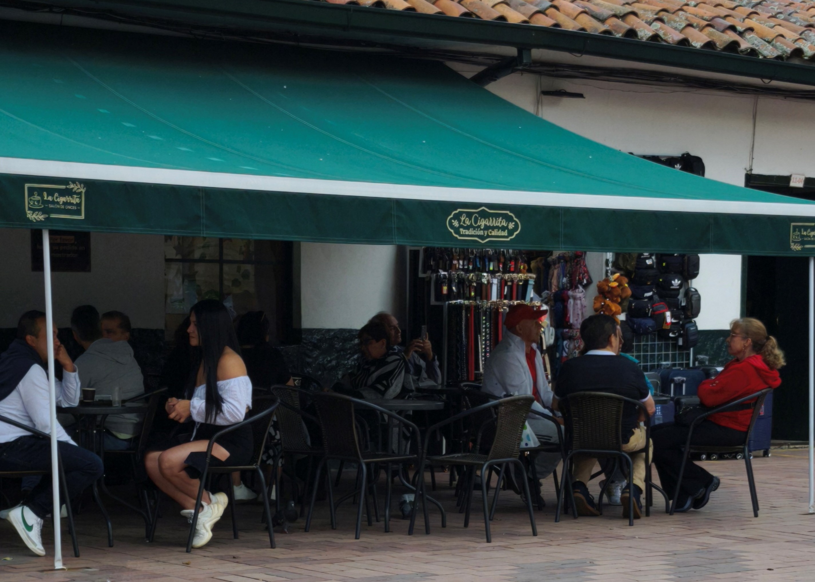 Salón de onces "La Cigarrita"