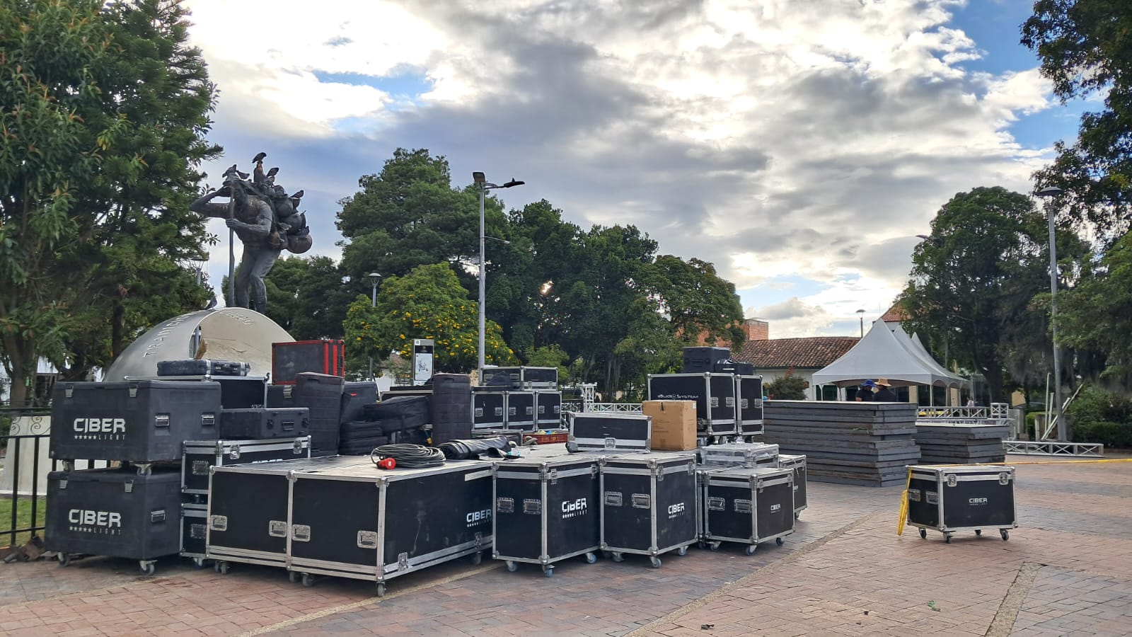 Días antes del Festival de preparan los equipos