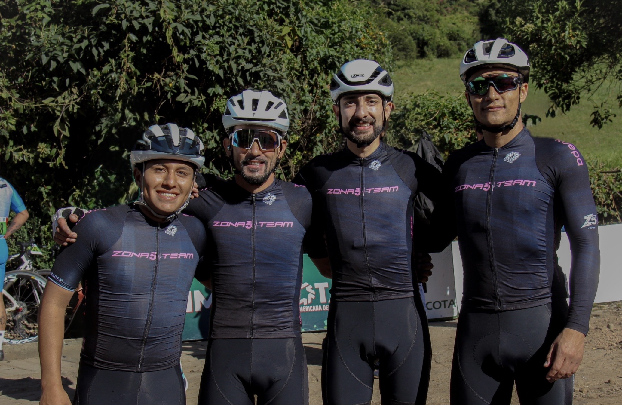 Competidores zona 5 team