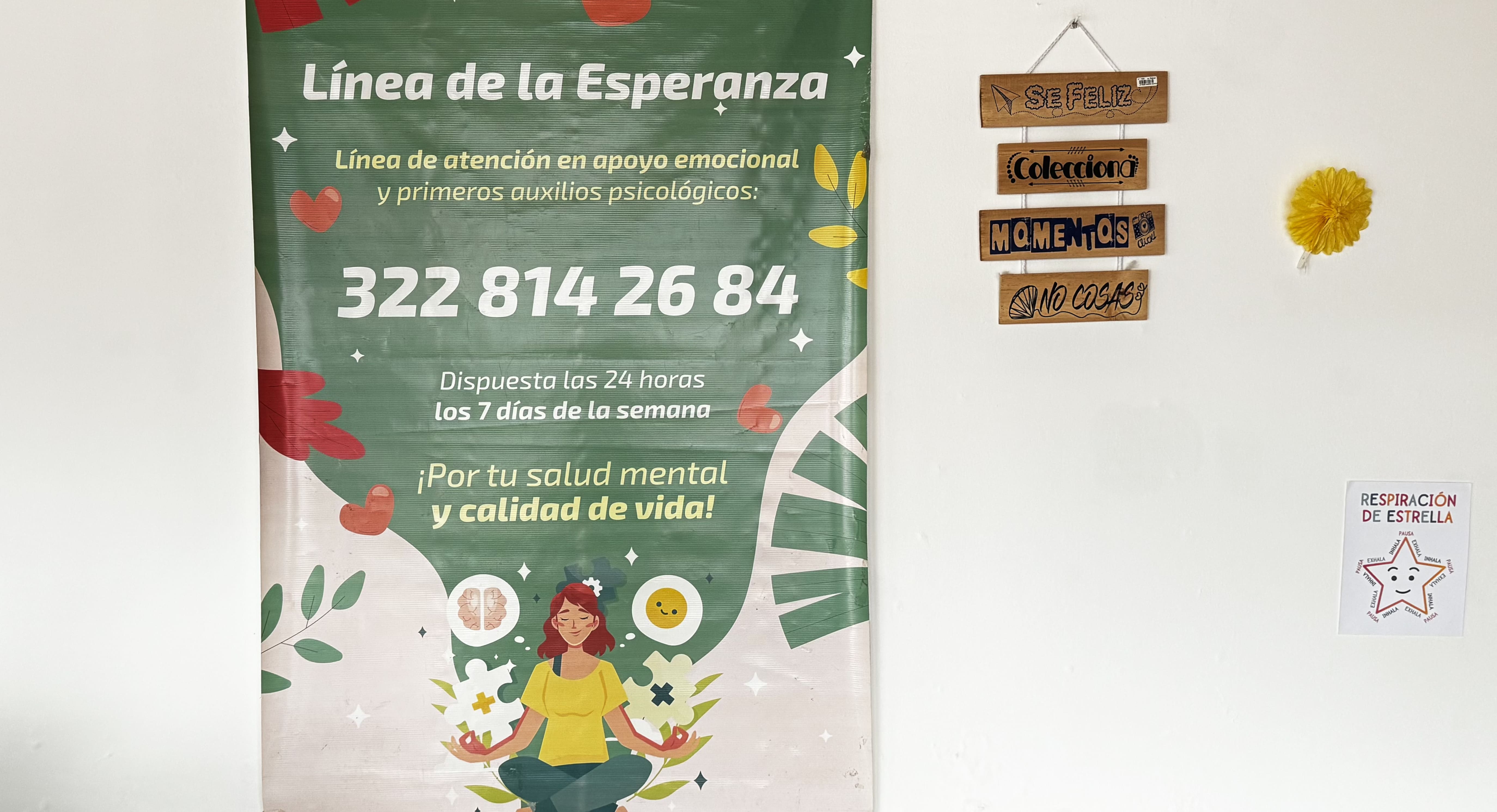 Cartel de la Línea de la Esperanza de Zipaquira con el número para contactarse