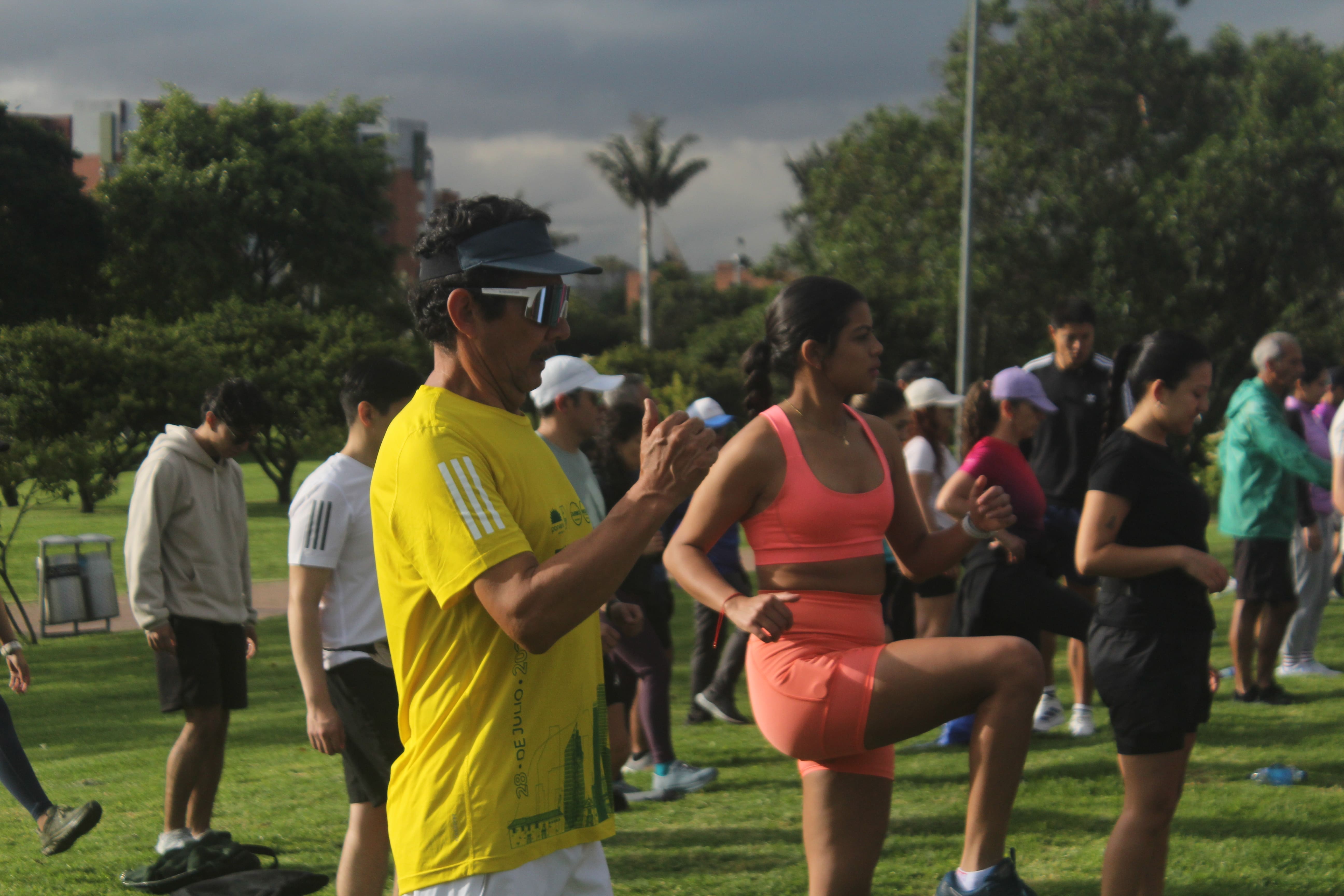 Alrededor de 400 personas asistieron a la primera jornada de entrenamiento el pasado sábado, donde se destacaron los ejercicios de técnica de respiración, braseo y la forma de pisar. Foto de: Juan Esteban Rodríguez. 