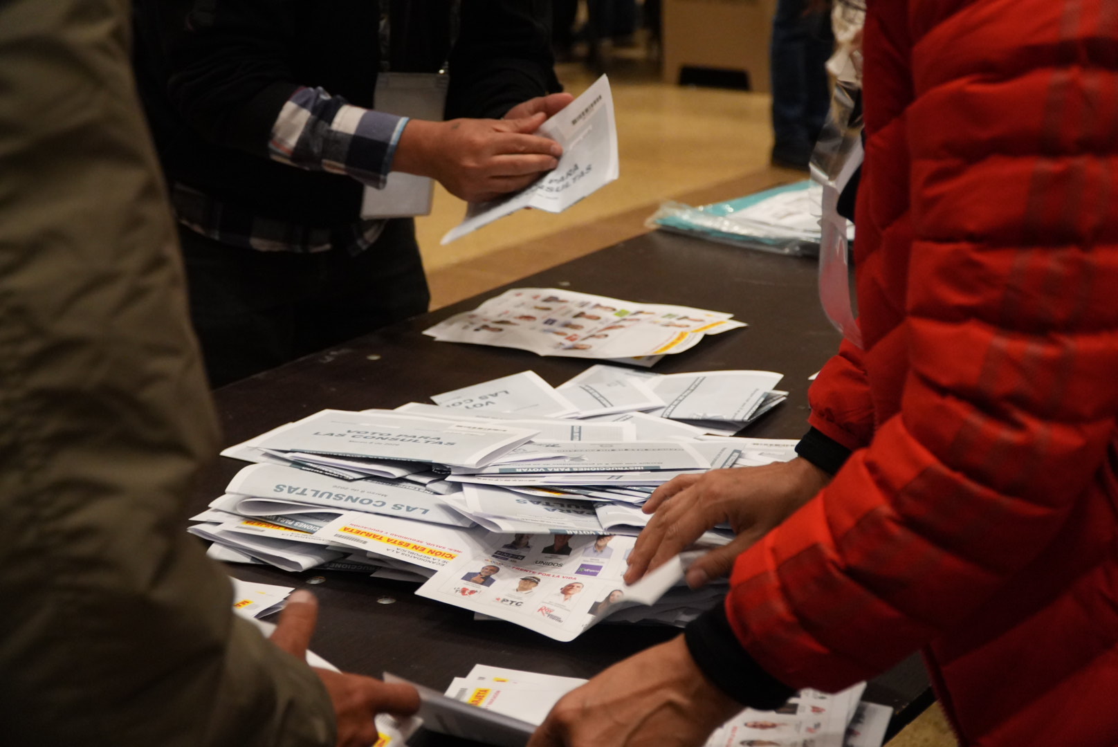 votos registrados en una mesa del el instituto municipal de cultura y turismo de Cajicá (el centro cultural)