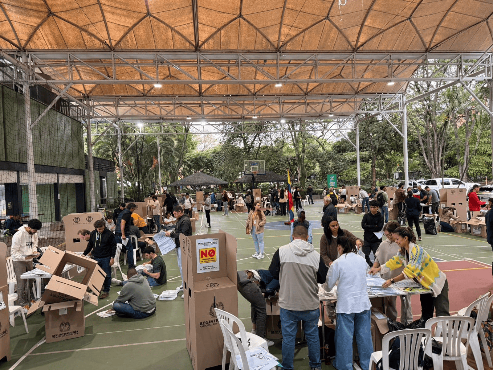 Final de la jornada electoral en Medellin