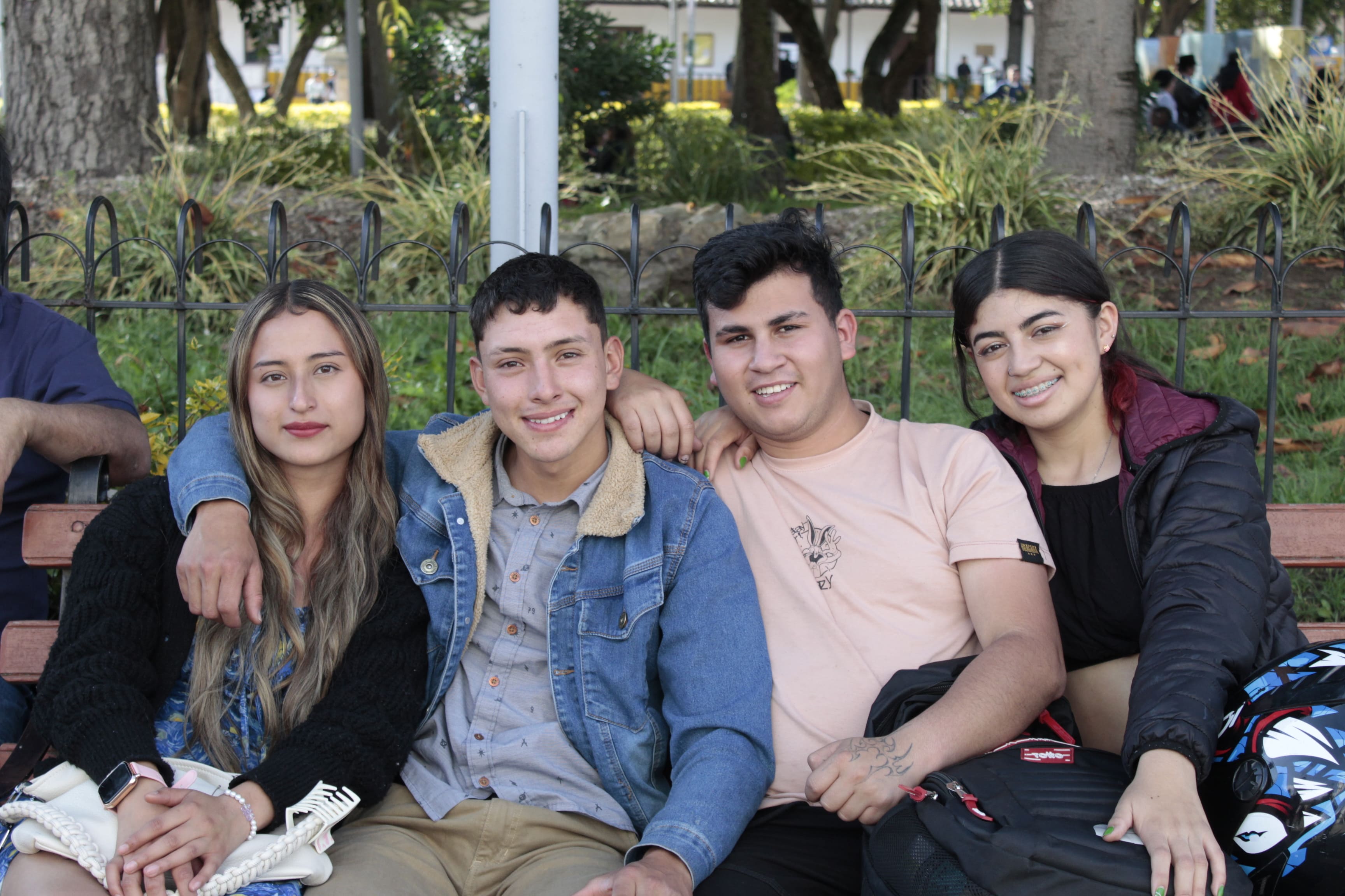 Jóvenes de Tabio en la jornada electoral