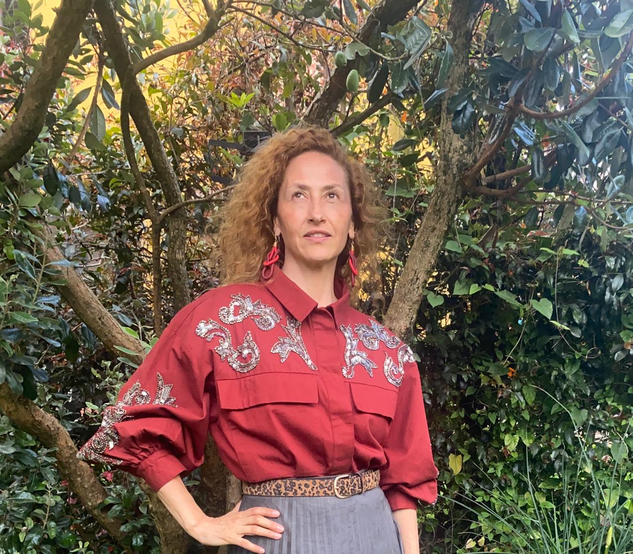 Diseñadora de modas, creadora del proyecto "vestir desde adentro"